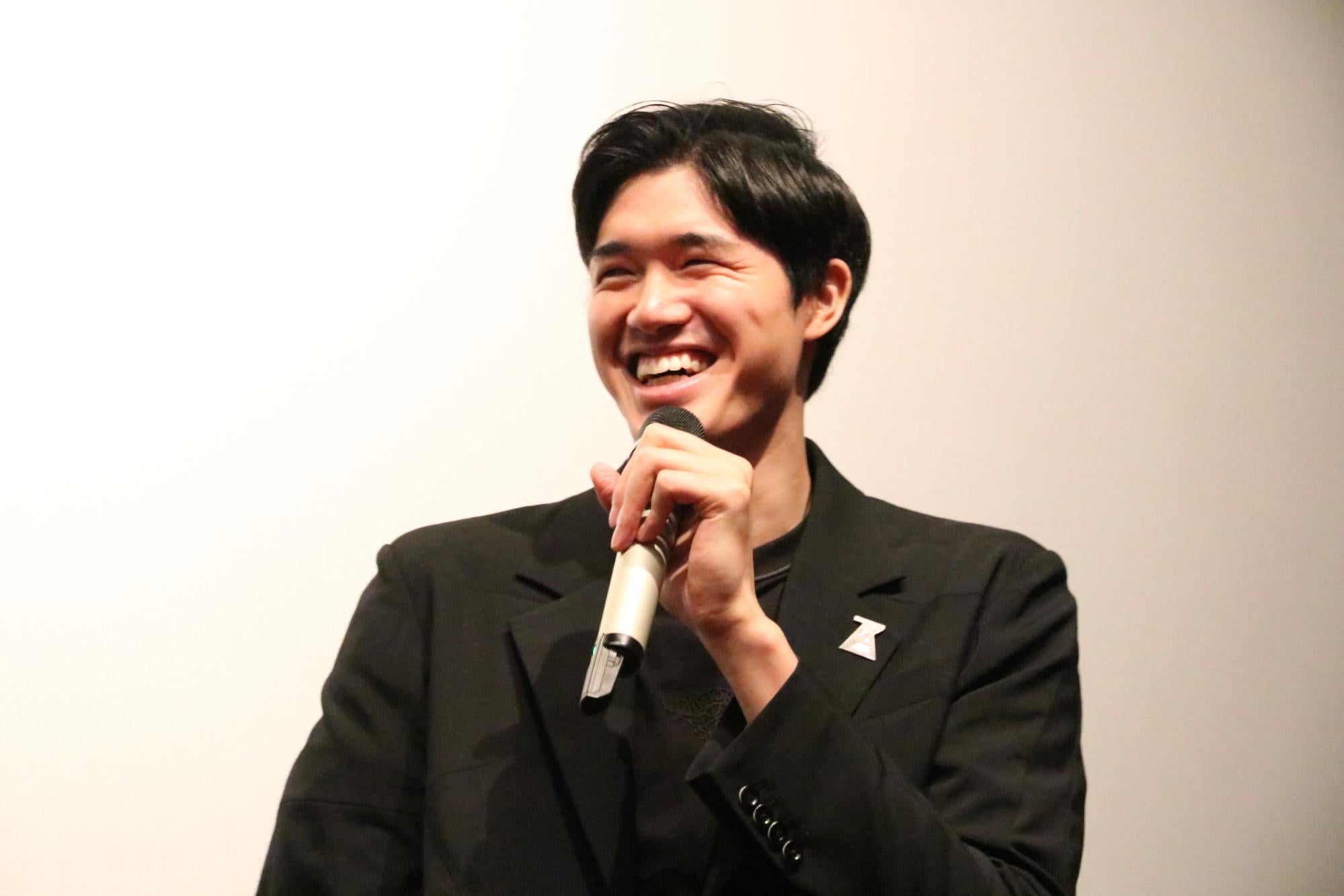 舞台挨拶に渡邊選手が駆けつけ、会場は大盛況