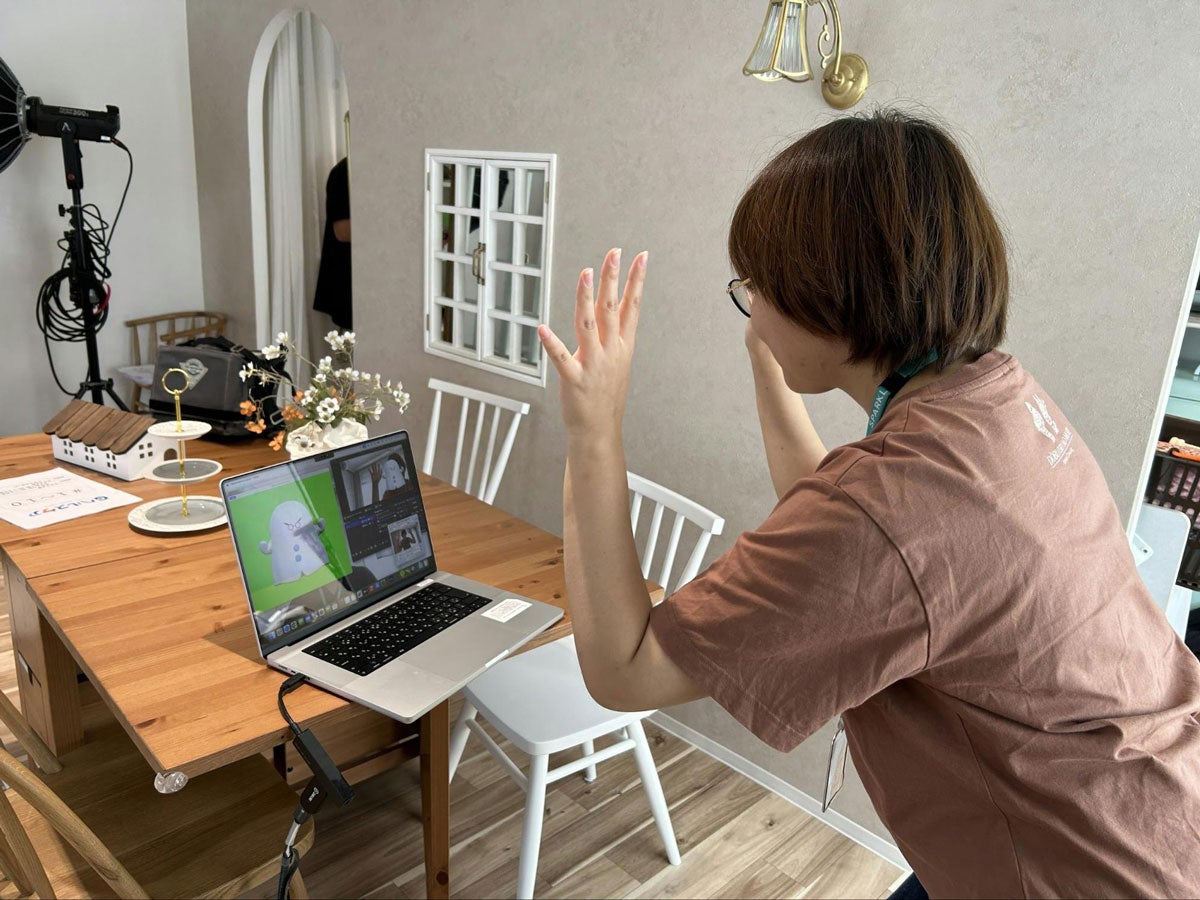 番組スタッフの身ぶりを反映して「クリッくん」の映像を収録