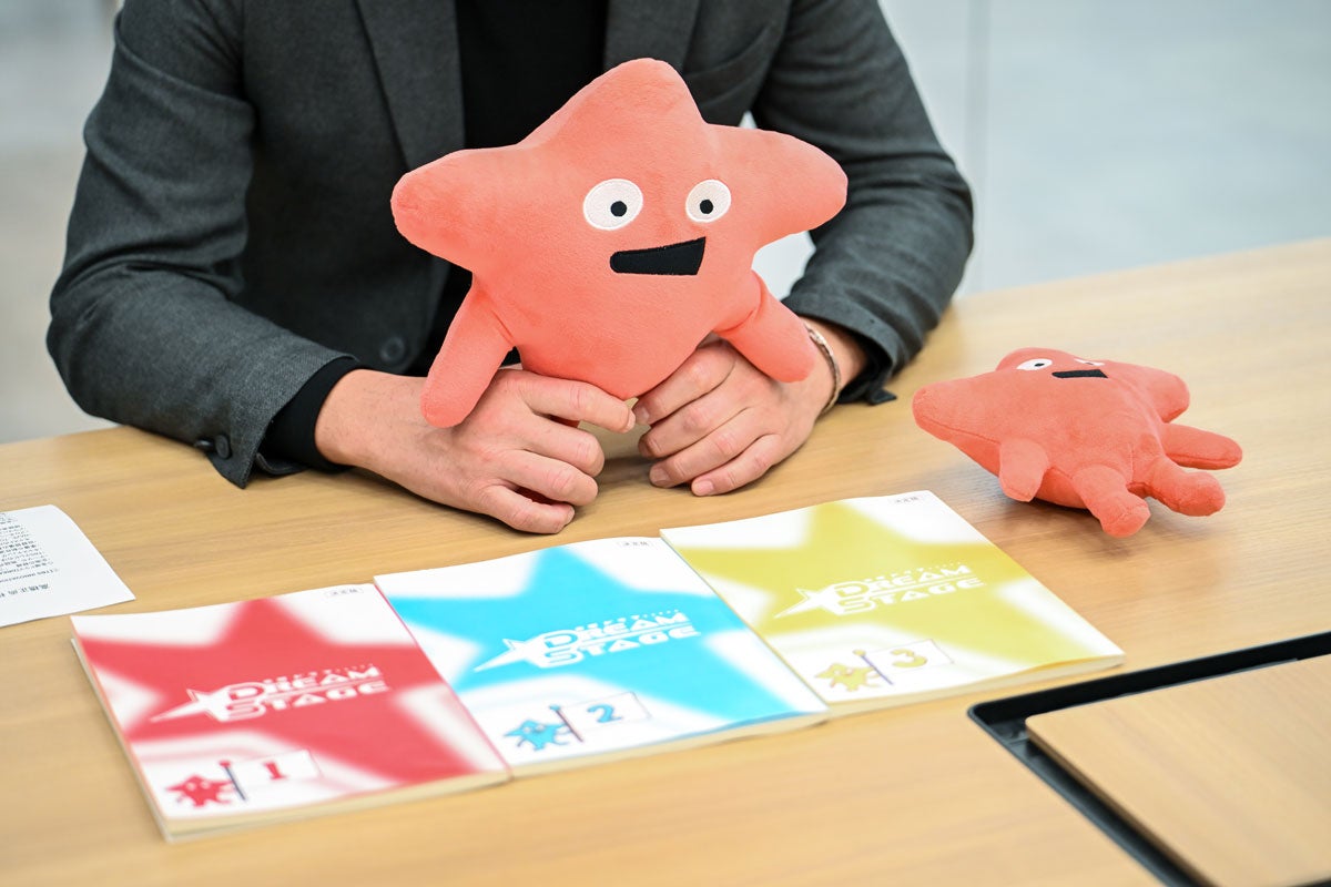 ドラマの公式キャラクター「ナナボー」は、”不可能を可能にする”といわれる「七芒星」が由来。TBSテレビ・デザインセンターによる”完全自家製”キャラクター。