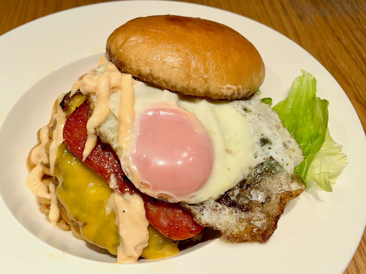 「月見バーガーまぜそば」