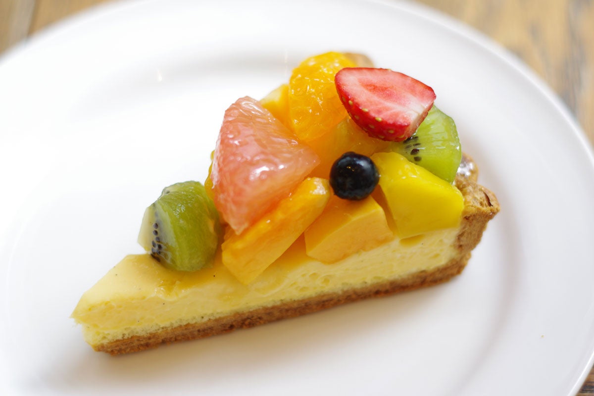 新鮮なフルーツを使った自慢の「フルーツタルト」