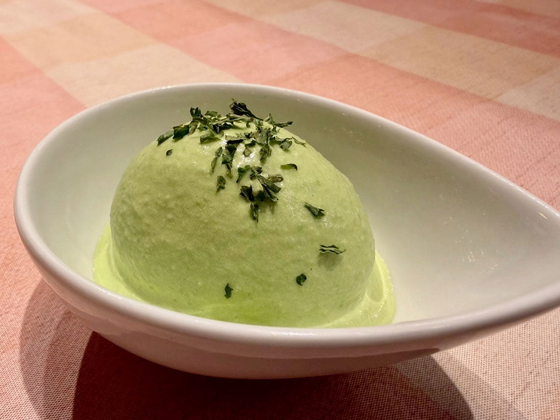 前菜メニューの「味玉のウフマヨ風～緑豆ソース～」